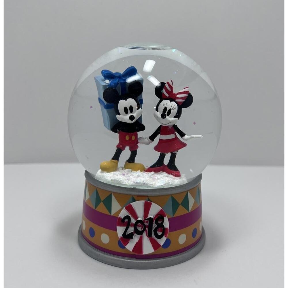 Disney Mickey Minnie Mouse Christmas Snow Globe 2018 Presents Gifts